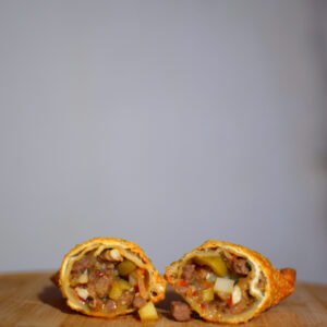 Empanada de carne cortada a cuchillo frita