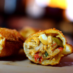 Empanada de pollo frita