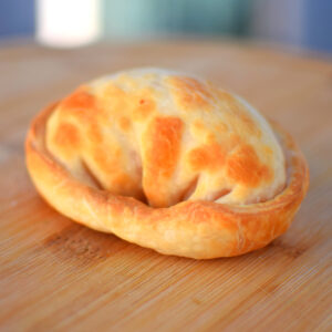 Empanada de jamon y queso al horno